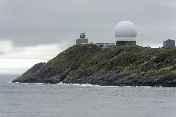 Bolha de antena de rádio na aldeia de Vardo, Noruega — Fotografia de Stock