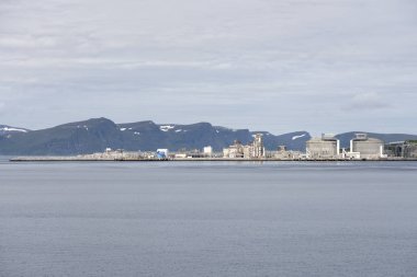 Norveç 'in güneyinden Melkoya Adası' ndaki sanayi tesisi