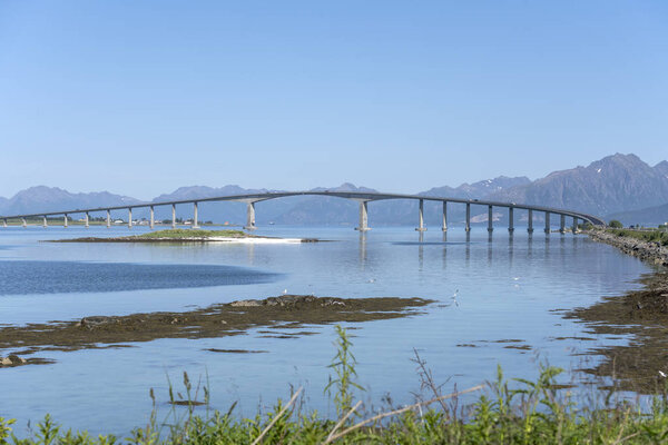 Высокоизгибающийся мост в Штокмаркнесе, Норвегия
