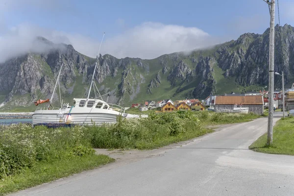 在挪威Bleik Artic村上岸的船 — 图库照片
