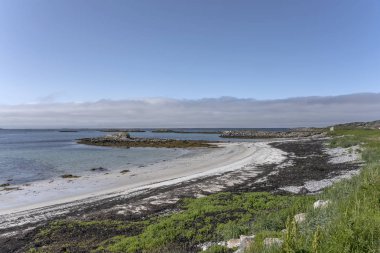 Beyaz kumlu körfez ve liman lezbiyeni Stave, Norveç