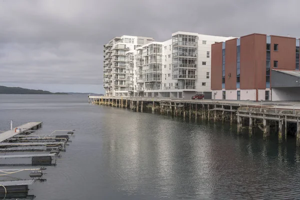 노르웨이,하스 태드 항구 의부 두에 새로 지은 건물 들 — 스톡 사진