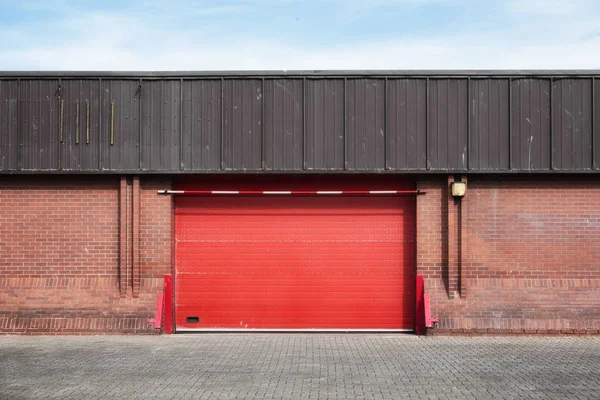 Red Storage Warehouse-anläggning — Stockfoto