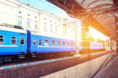 Rus yolcu tren istasyonunda konuşlu olduğunu