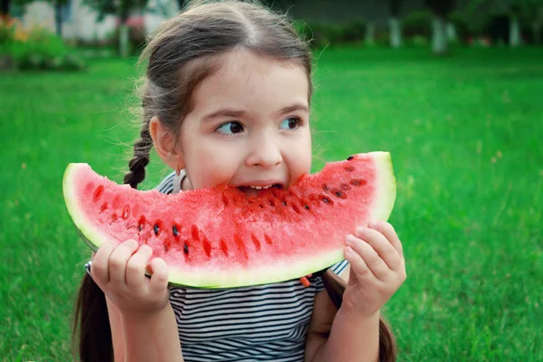 Girl Sitting Lawn Eating Watermelon — Stock Photo, Image