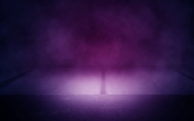 neon ışık ile boş bir karanlık oda arka plan. Arka plan ile kızdırma ve Bulutsusu