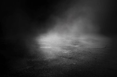 Arka plan boş bir karanlık oda. Boş duvarlar, ışıklar, duman, parlaklık, ray