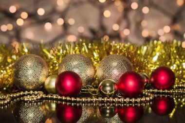 Noel arka plan yeni yıl. Bokeh arka plan, bulanık ışıklar, Noel topları