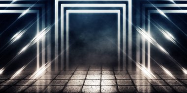 Bir ıslak parke döşeme, duman, ile boş bir sisli Caddesi'nin arka plan ışık ve lazer ışınları tarafından bir projektör, neon ışıklı