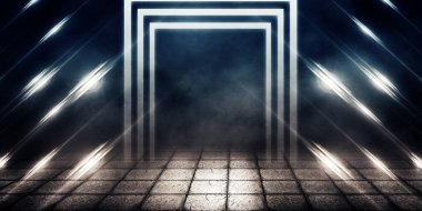 Bir ıslak parke döşeme, duman, ile boş bir sisli Caddesi'nin arka plan ışık ve lazer ışınları tarafından bir projektör, neon ışıklı