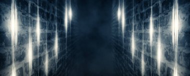 Tuğla duvarlar, spot, duman, neon ışık ile boş bir koridor arka plan