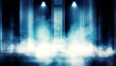 Arka plan boş karanlık oda tarafından lazer ışınları, duman neon ışıklarla aydınlatılmış tuğla duvarlı