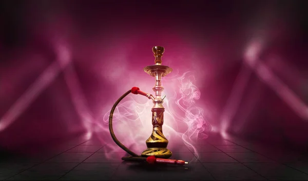 Hookah Fumar Sobre Fondo Rojo Una Habitación Vacía Luz Neón — Foto de Stock