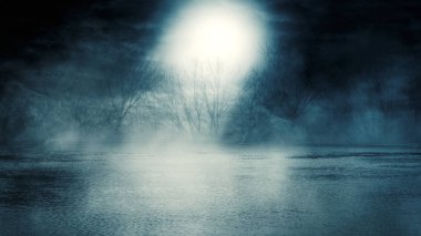 Arka plan boş sokak sahne. Nehir, gece gökyüzünde bulutlar ile ışık ağaçlarının silhouettes gece görünümünü su yansıtıyordu. Sis duman