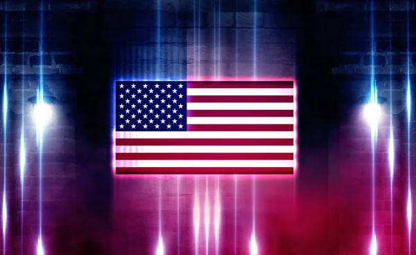 Néon drapeau américain sur le fond d'un vieux mur de briques. Néon multicolore fumée légère — Photo