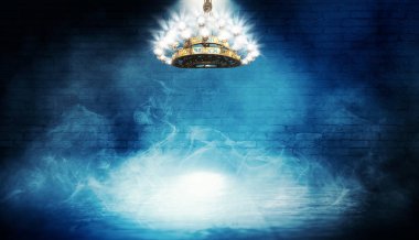 Boş sahne arka planı. Yanan antika avizeli boş bir oda. Neon ışık duman