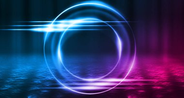 Boş arka plan sahnesi. Koyu sokak, ıslak kaldırımüzerinde mavi ve pembe neon ışık bir yansıması. Karanlıkta ışık ışınları, duman. Caddenin, şehrin gece manzarası. Soyut koyu arka plan.