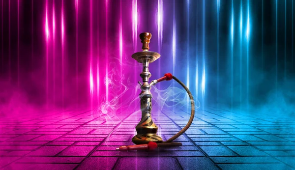 Hookah smoking on a dark abstract background. Background of empty scenes with neon lights and colored lights, reflection of night lights on wet asphalt — Stock Photo, Image