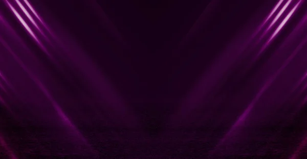 Empty background scene. Dark street, reflection of pink neon light on wet asphalt. Rays of light in the dark, smoke. Night view of the street, the city. Abstract dark purple background. — Stock Photo, Image