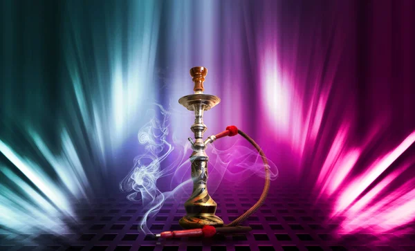 Hookah, smoke on a dark abstract background. Background of empty scenes with multicolored neon lights, reflection of night lights on wet pavement — Stock Photo, Image