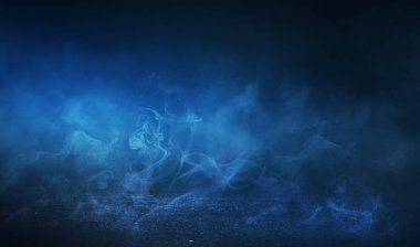 Boş arka plan sahnesi. Islä±k asfaltta koyu sokak yanrÄ±sÄ±. Karanlıkta mavi neon ışık ışınları, duman bulutları, sis. Sokağın gece manzarası. Soyut koyu arka plan.