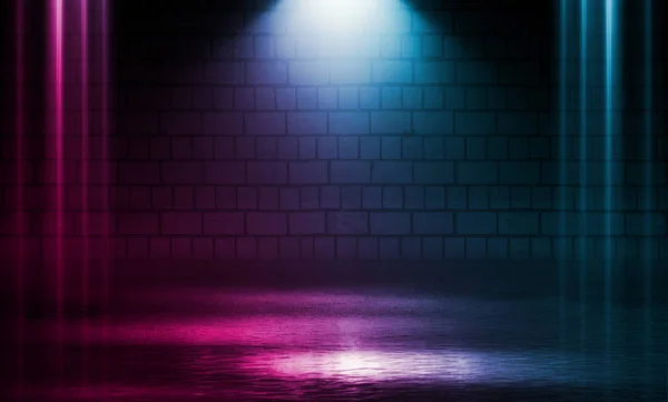 Lege scène achtergrond. Bakstenen muur met veelkleurige neonlichten en rook. Neon vormen op een donkere achtergrond. Donkere abstracte achtergrond — Stockfoto