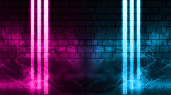 Leerer Szenenhintergrund. Ziegelwand mit bunten Neonlichtern und Rauch. Neon-Formen auf dunklem Hintergrund. dunkler abstrakter Hintergrund — Stockfoto