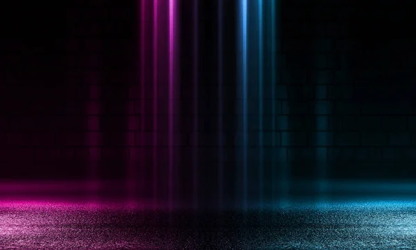 Leerer Szenenhintergrund. Ziegelwand mit bunten Neonlichtern und Rauch. Neon-Formen auf dunklem Hintergrund. dunkler abstrakter Hintergrund — Stockfoto