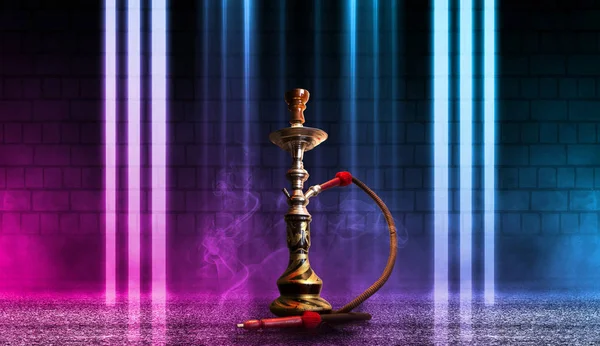 Hookah smoke on a dark abstract background. Background of empty scenes with multicolored neon lights, brick wall, reflection of night lights on wet asphalt — Stock Photo, Image