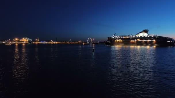 Vue Aérienne Scène Avec Croisière Navire Port Mer Coucher Soleil — Video