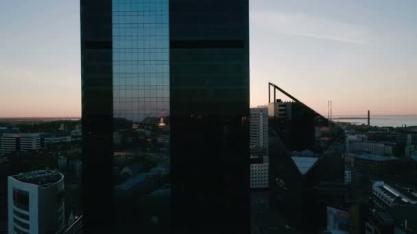 Повітряний Знімок Сцени Сучасними Будівлями Місті Заході Сонця — стокове відео