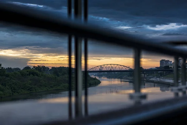 Мост на солнце — стоковое фото