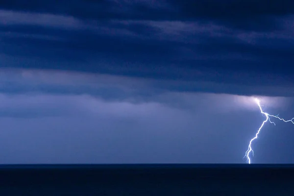 Lightning over the sea — Stock Photo, Image