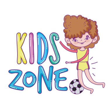 Futbol balon ile mutlu küçük çocuk