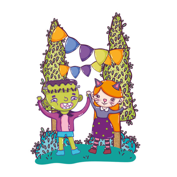 мальчик Франкенштейн и девочка котенок на Хэллоуин партии
