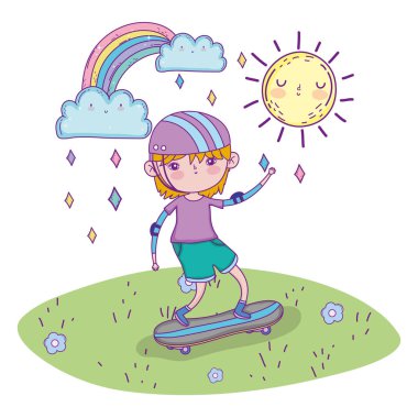 sevimli çocuk kask ve yolculuğu kaykaylar giyiyor