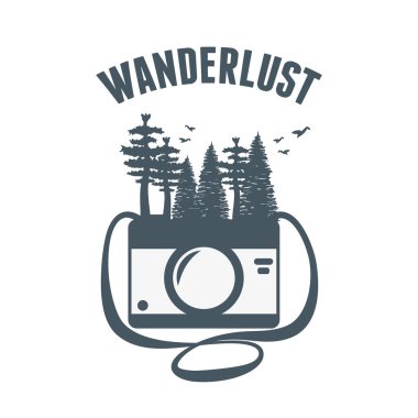 orman sahnesi ve kamera ile wanderlust etiket