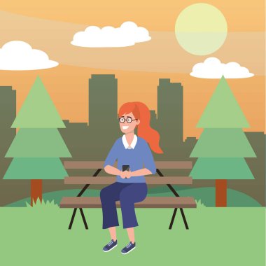 Bin yıllık kişi park bankı arka plan üzerinde oturan