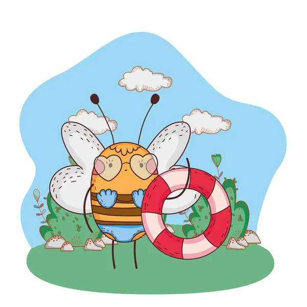 Niedliche kleine Biene mit Badeanzug und Schwimmer im Camp — Stockvektor
