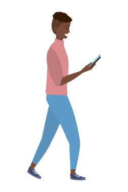 Akıllı telefon kullanan bin yıllık kişi