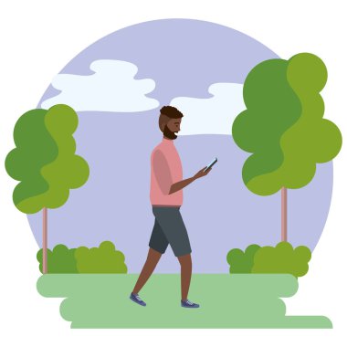 Millenial kişi şık kıyafet akıllı telefon yuvarlak çerçeve