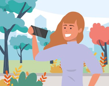 Bin yıllık genç kişi akıllı telefon selfie portre arka plan