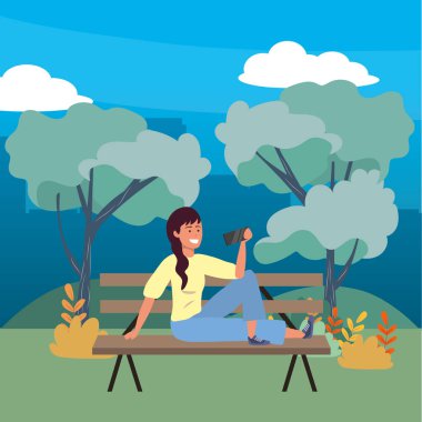 Bin yıllık kişi park bankı arka plan üzerinde oturan