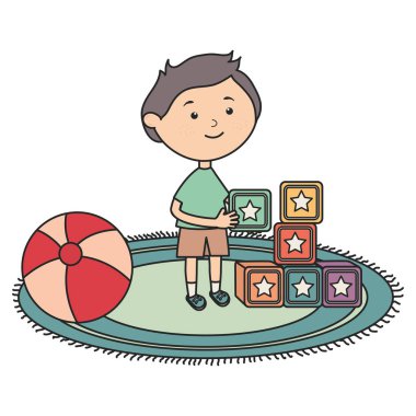 balon plastik ve bloklar ile sevimli küçük çocuk