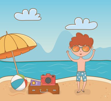 plaj sahnesinde genç çocuk