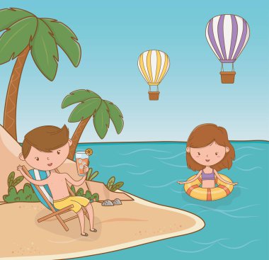 plaj sahnesinde genç çift