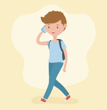 akıllı telefon kullanarak yürüyüş genç çocuk