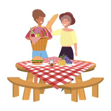Piknik tasarımı yapan kadın arkadaşlar