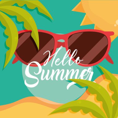 Merhaba yaz seyahati ve tatil sezonu, güneş gözlükleri kumsal deniz yaprakları, harfli yazılar.