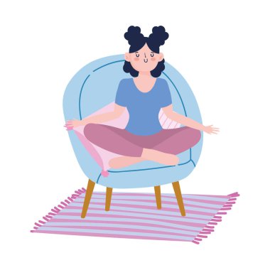 Evde kal, meditasyon yoga yapan kız sandalyede poz ver, kendini izole et, koronavirüs için karantinada çalış.